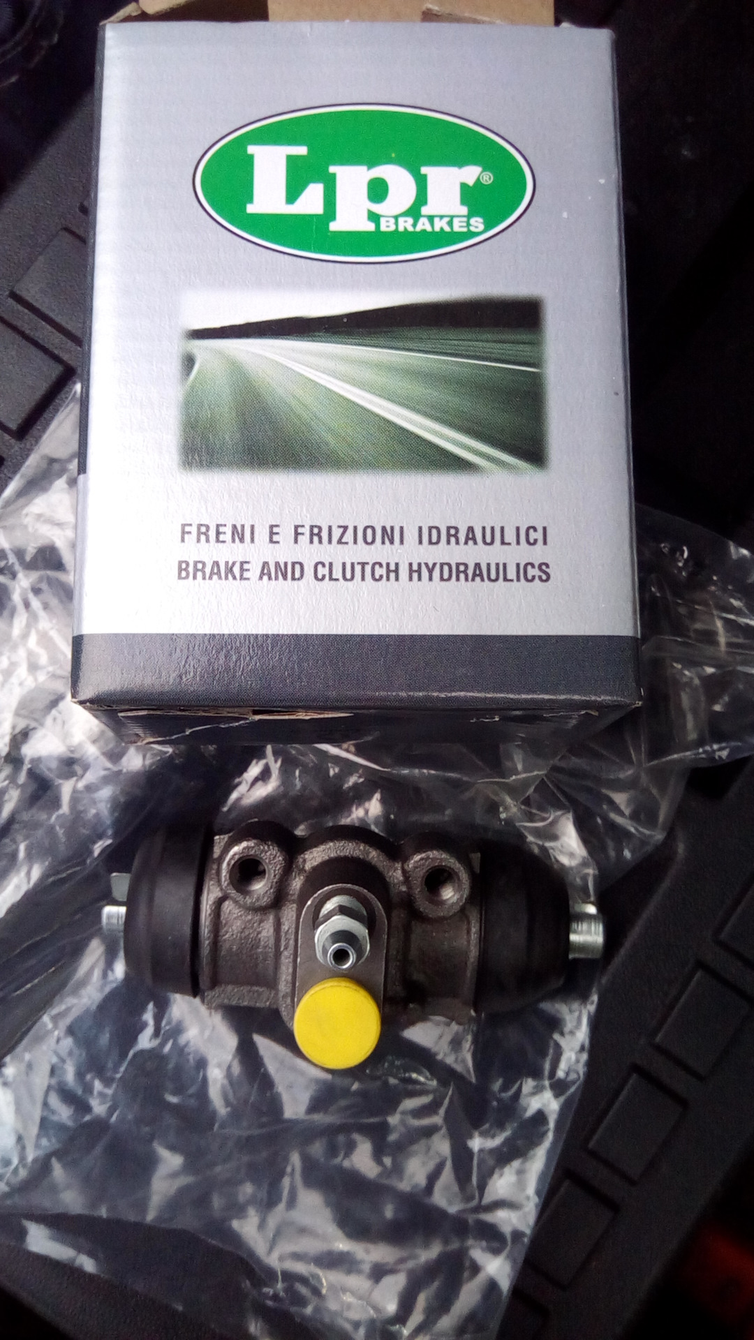 Греется задний левый барабан #2 — KIA Rio (1G), 1,6 л, 2002 года ...