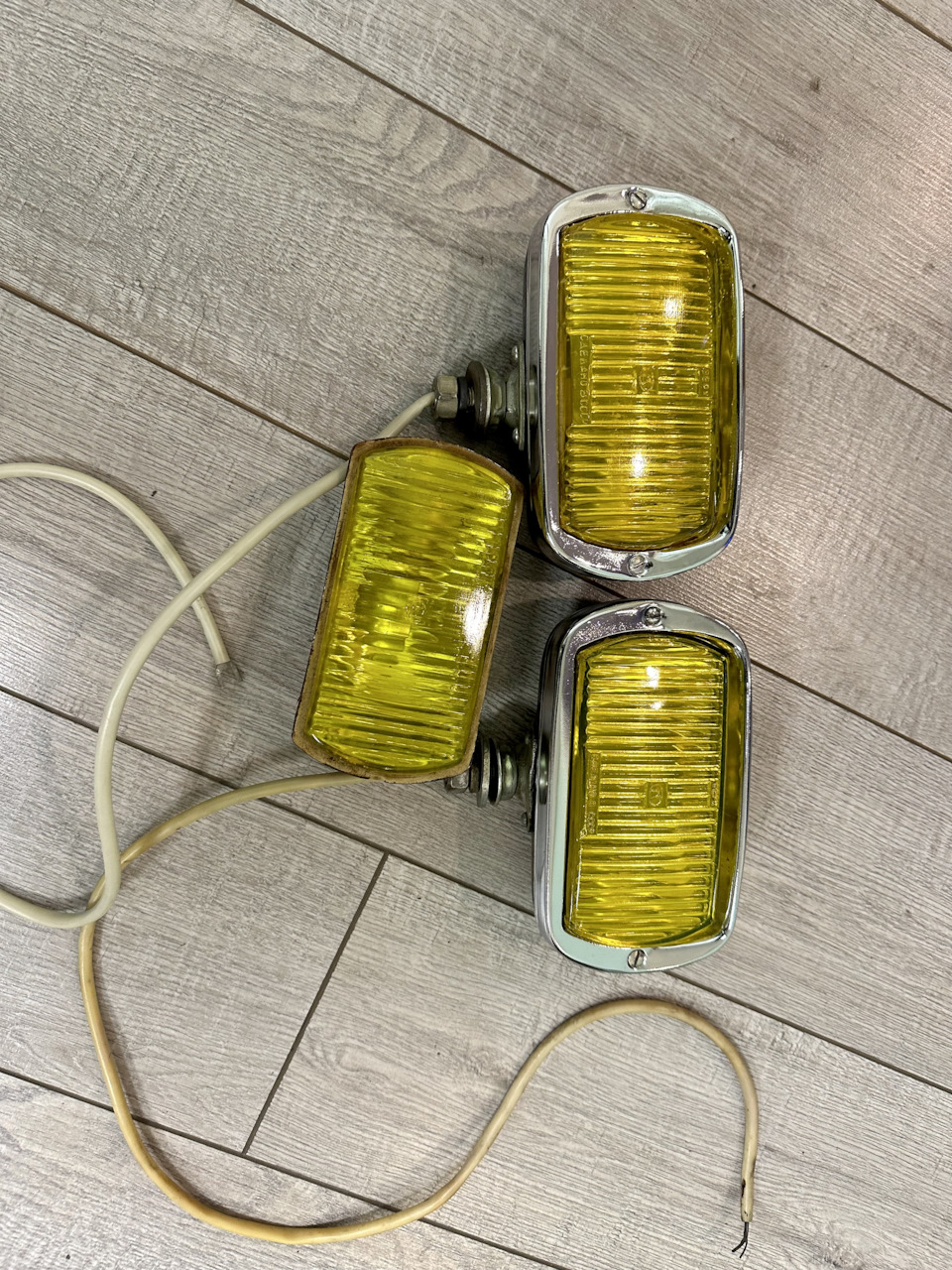 Желтые противотуманки. — ГАЗ 24, 2,4 л, 1981 года | аксессуары | DRIVE2