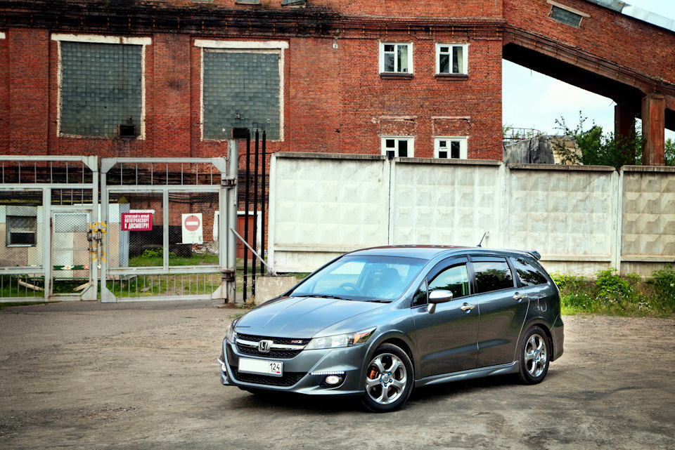 Honda stream 2010 год