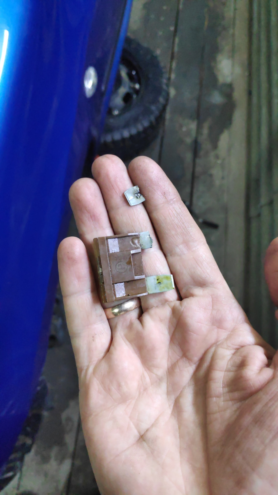 Товарищ эгур и МЕГА предохранитель — Peugeot 307, 1,6 л, 2006 года ...