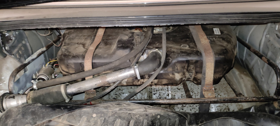 Установка пластикового бака калина — ГАЗ 3102, 2,3 л, 2005 года ...