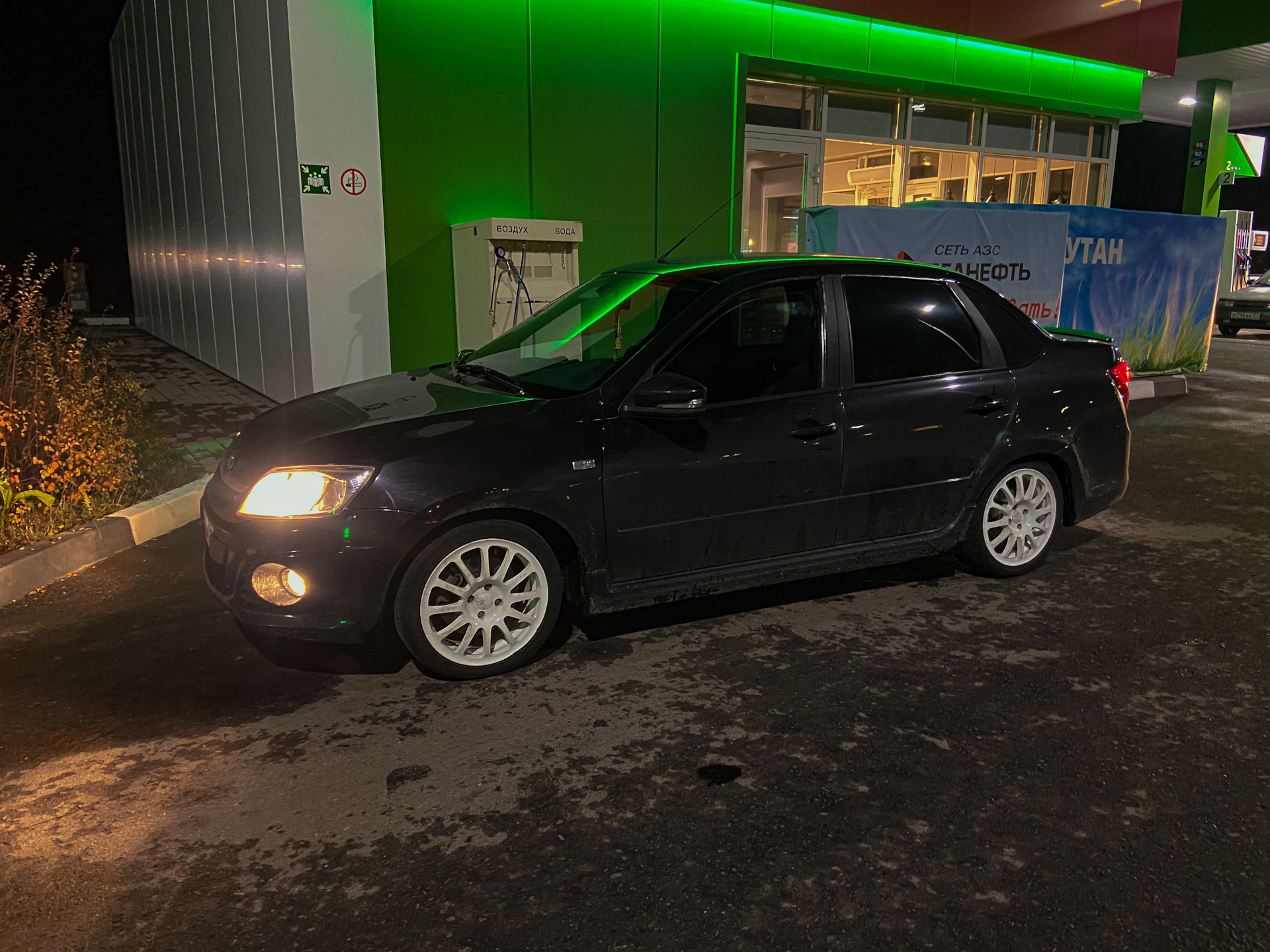 Поиски колес увенчались успехом😂 — Lada Granta Sport, 1,6 л, 2017 года ...
