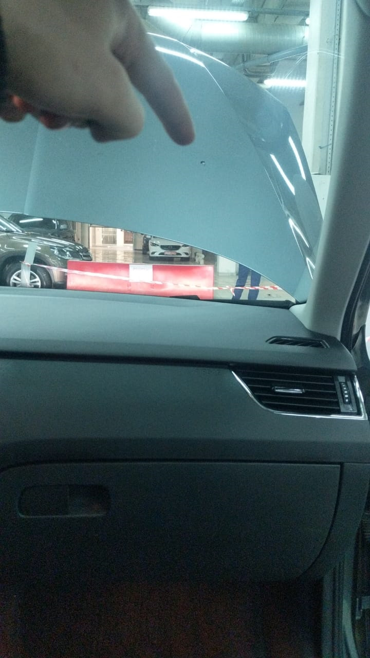 Ремонт скола на лобовом стекле — Skoda Octavia A7 Mk3, 1,8 л, 2016 года ...