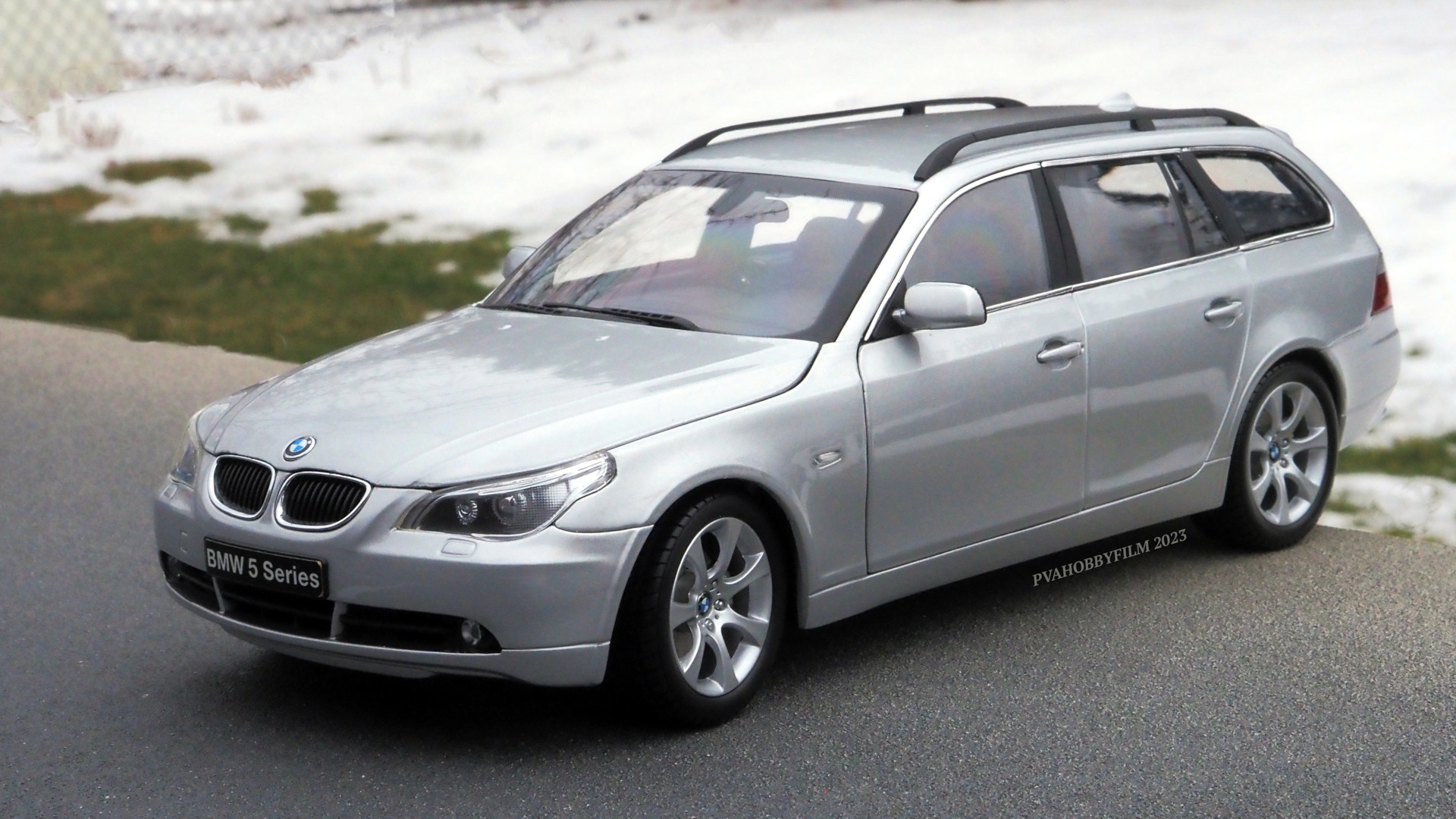 BMW 545i touring E61 silver ミニカー 京商 1/18 BMW 545i touring