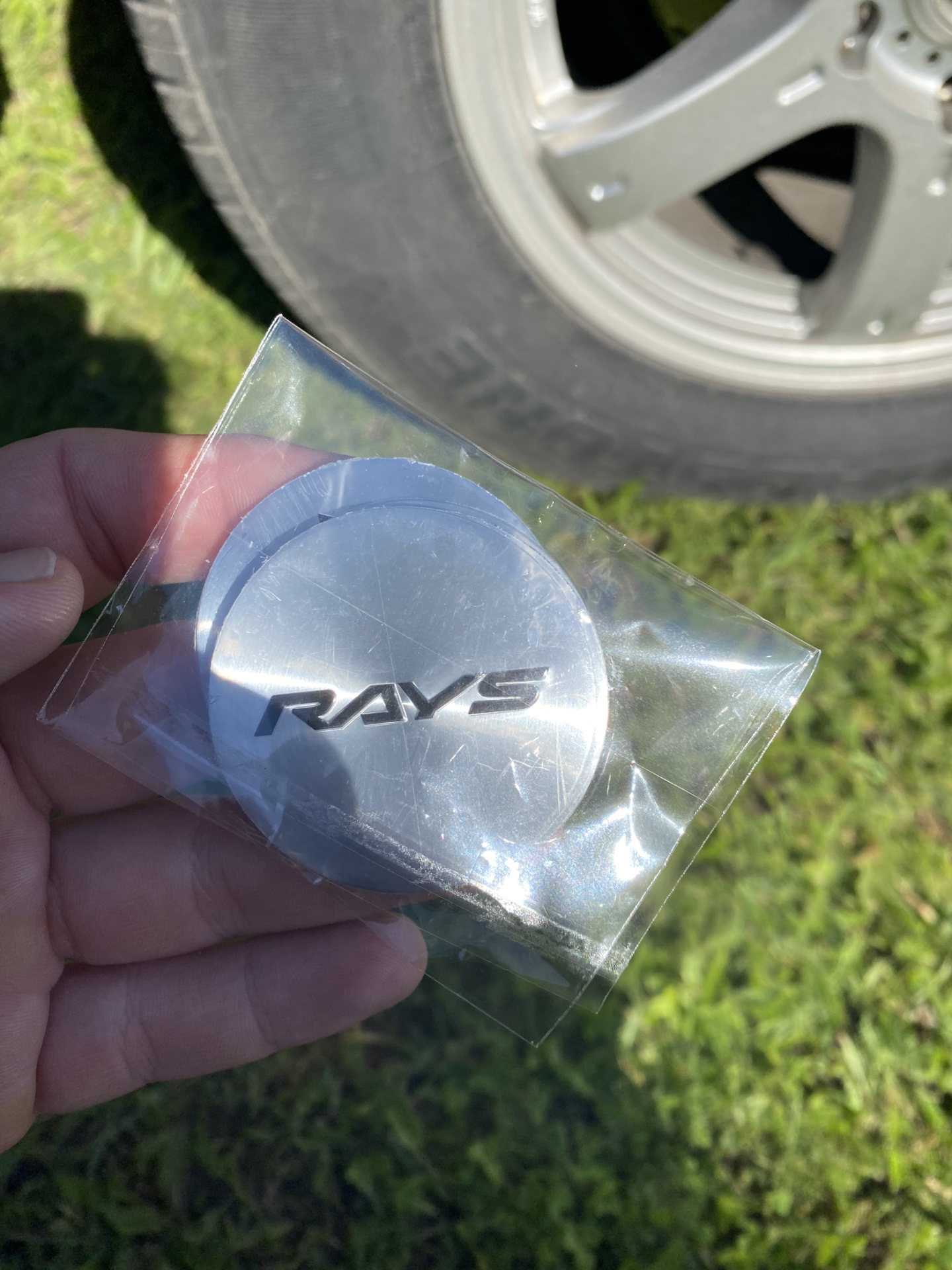 Наклейка с логотипом на колпачок диска — Toyota Land Cruiser Prado 120 ...