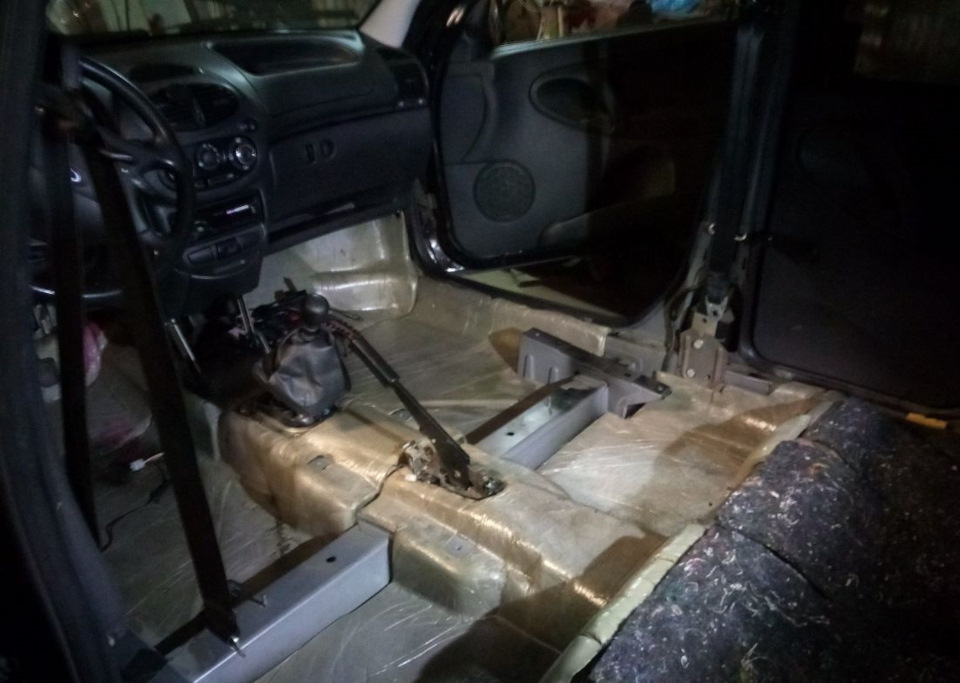 Беда бедовая (радиатор печки в салоне) — Lada Калина хэтчбек, 1,6 л ...