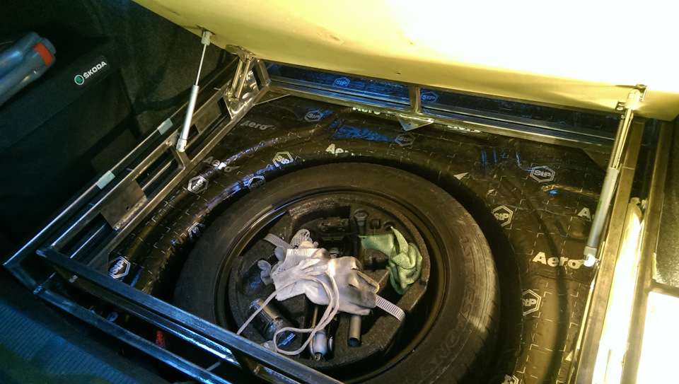 Фальшпол в багажнике — Skoda Octavia A5 Mk2, 1,6 л, 2011 года ...