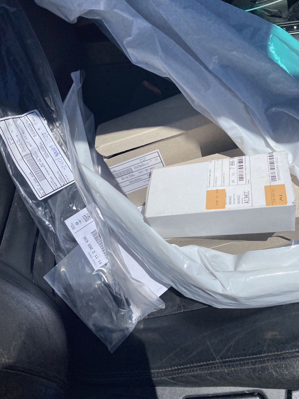 Фото в бортжурнале BMW 3 series Convertible (E36). Запчасти на фото: 51112265636, A0711