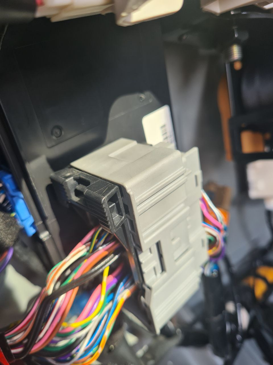 Подключение задних твитетов от Bose к штатной проводке, чистка кондея и ...