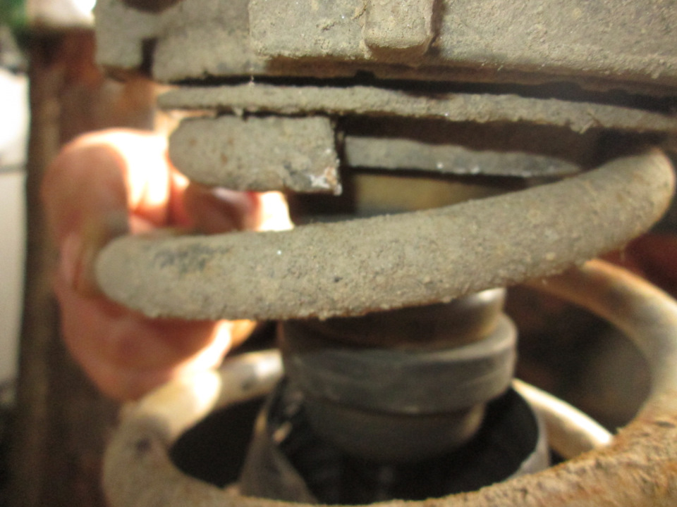 Замена Пыльника амортизатора обернулось заменою амортизатора ...