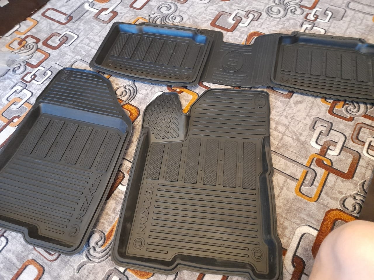 Ковры салона Rezkon комфорт и подрулевые пыльники. — Lada Vesta (1G), 1 ...