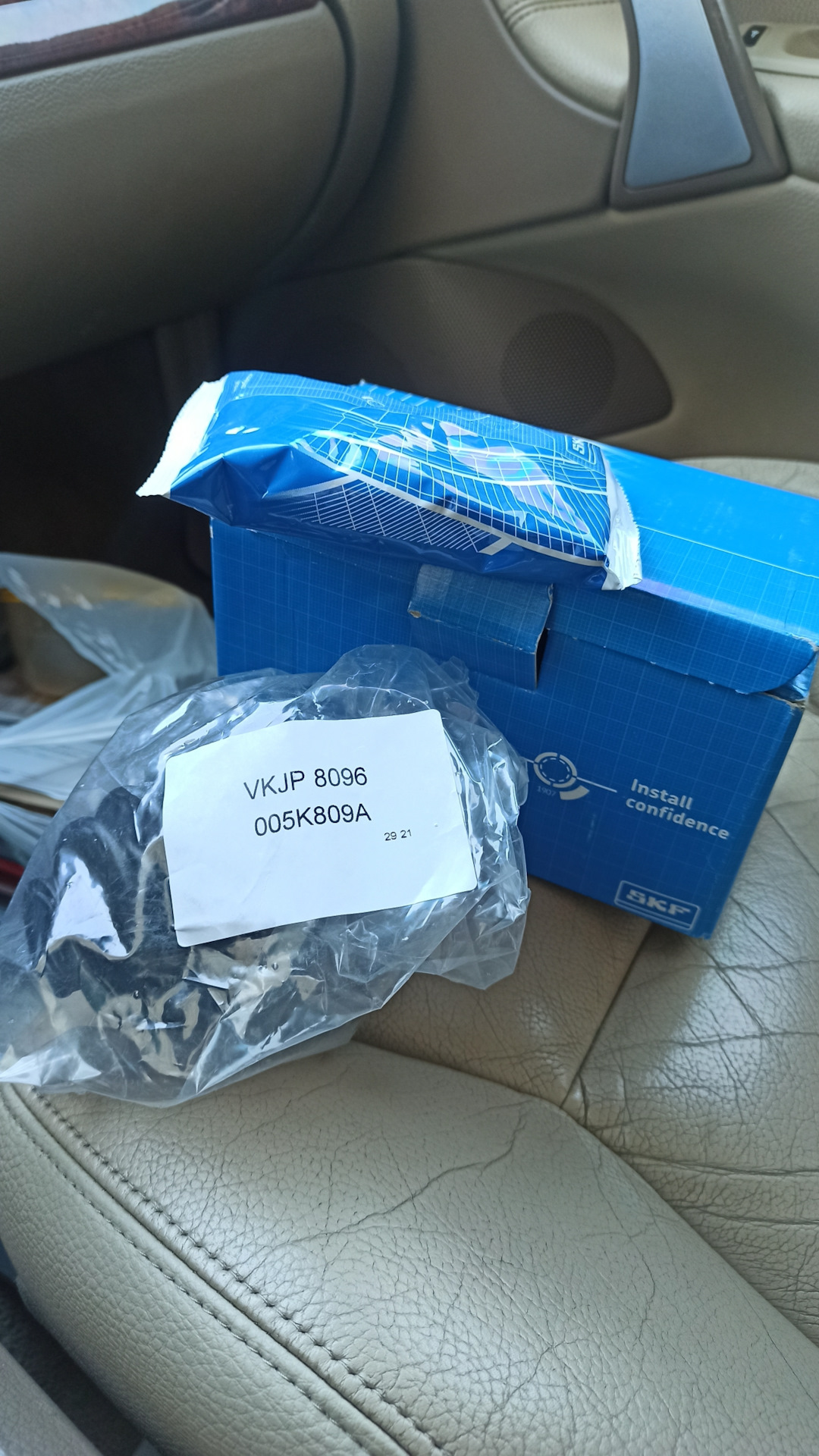 Замена левого внутреннего пыльника привода и шаровой — Volvo S60 (1G ...