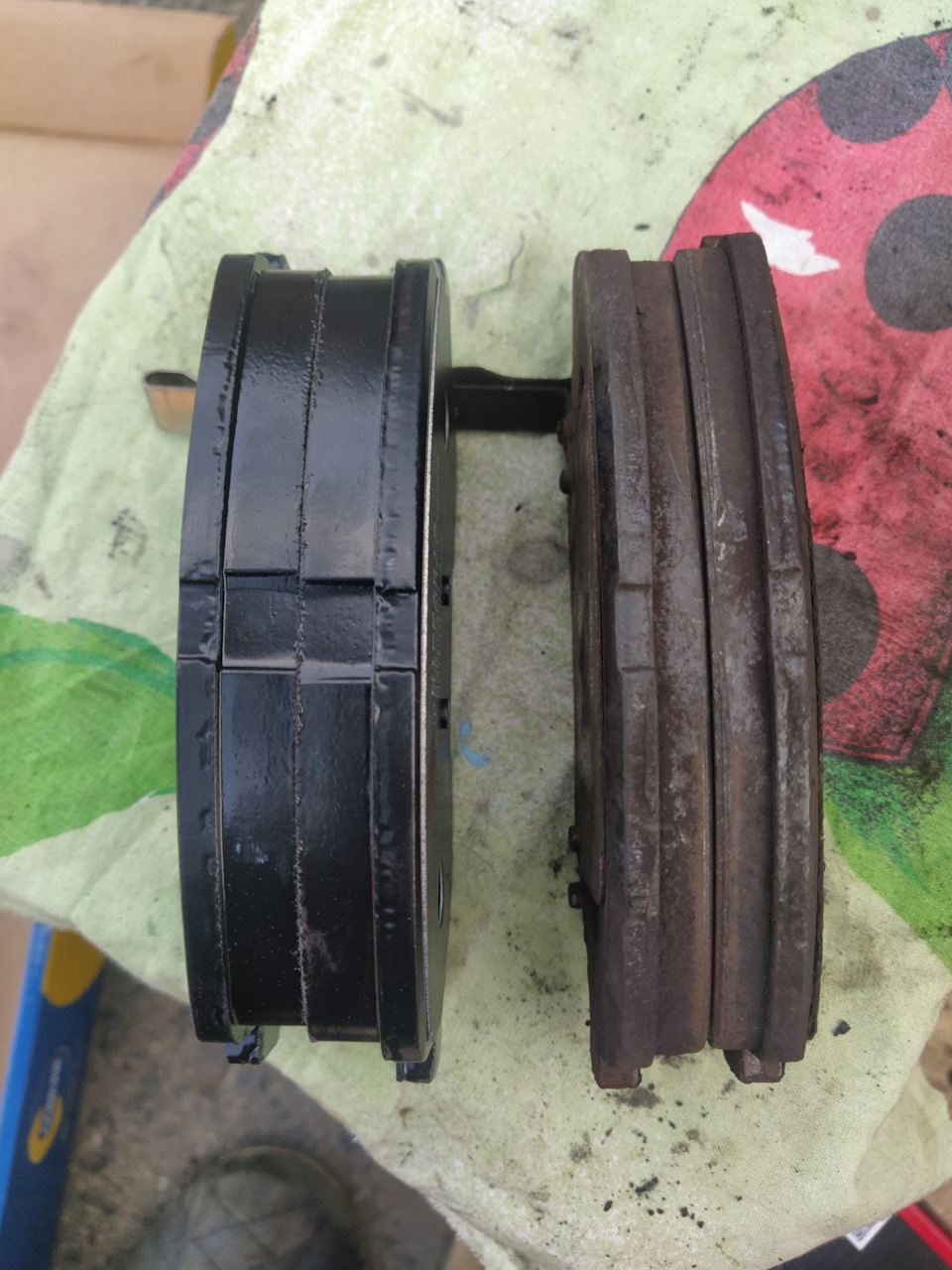 Замена передних тормозных дисков и колодок — Hyundai Accent (4G), 1,6 л ...