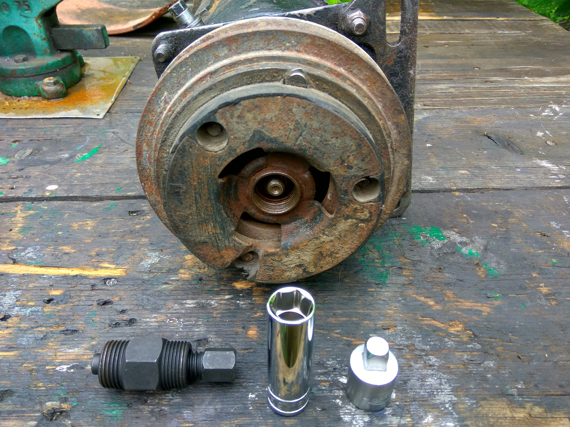 Снятие подшипника компрессора кондиционера Harrisson A6 — Audi 100 (C3 ...