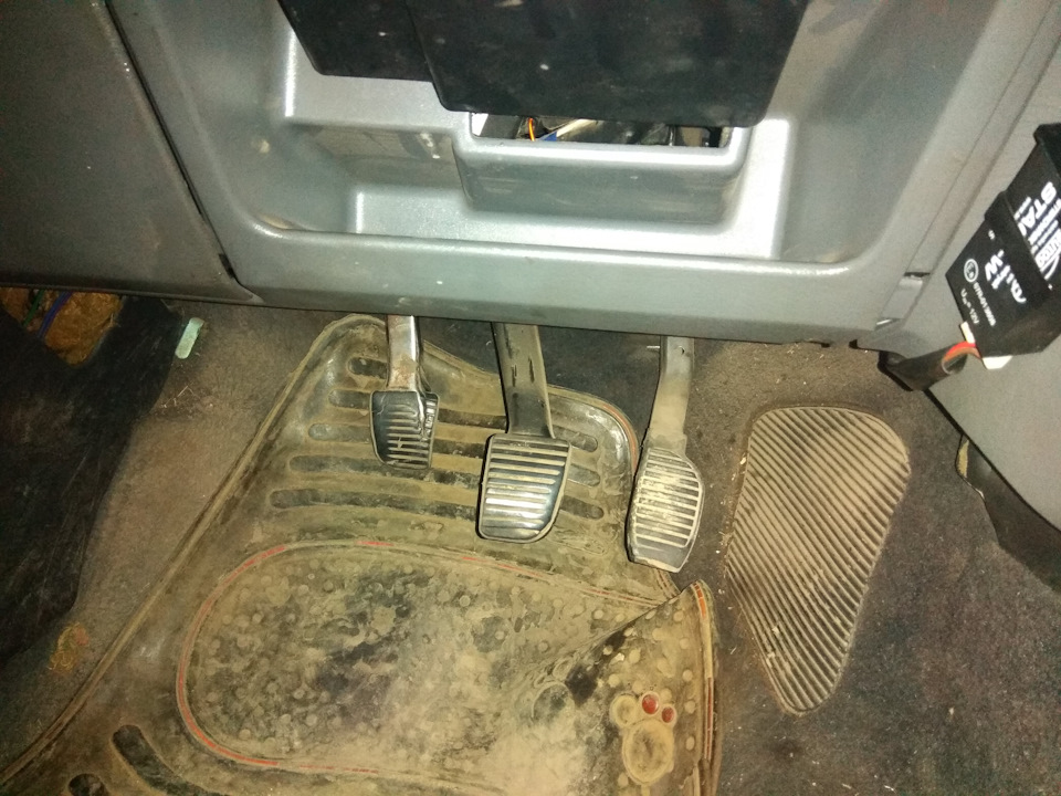 30. Обрыв троса сцепления. Первый опыт езды на "галстуке". — Ford ...