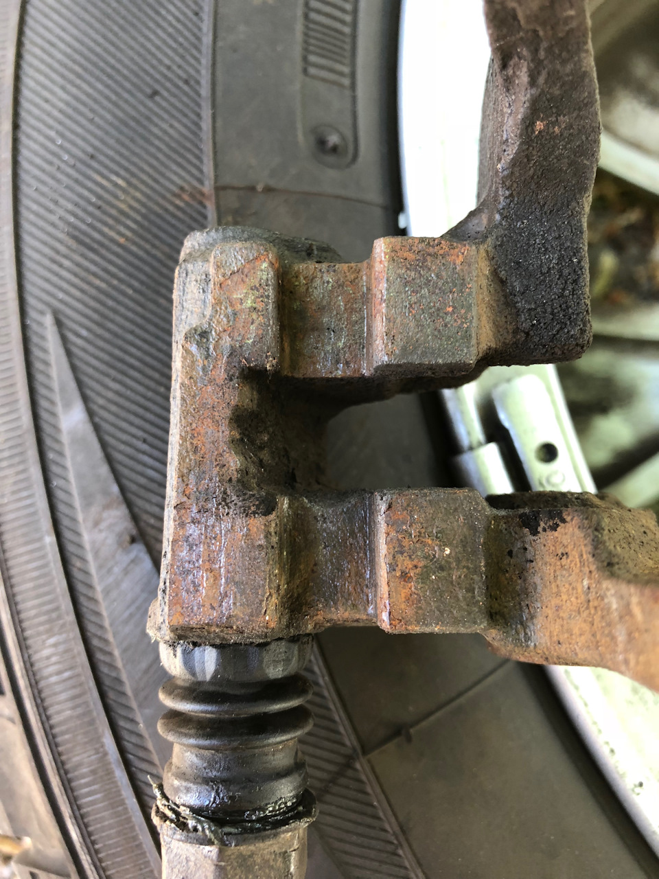 Низ — Subaru Outback (BR)