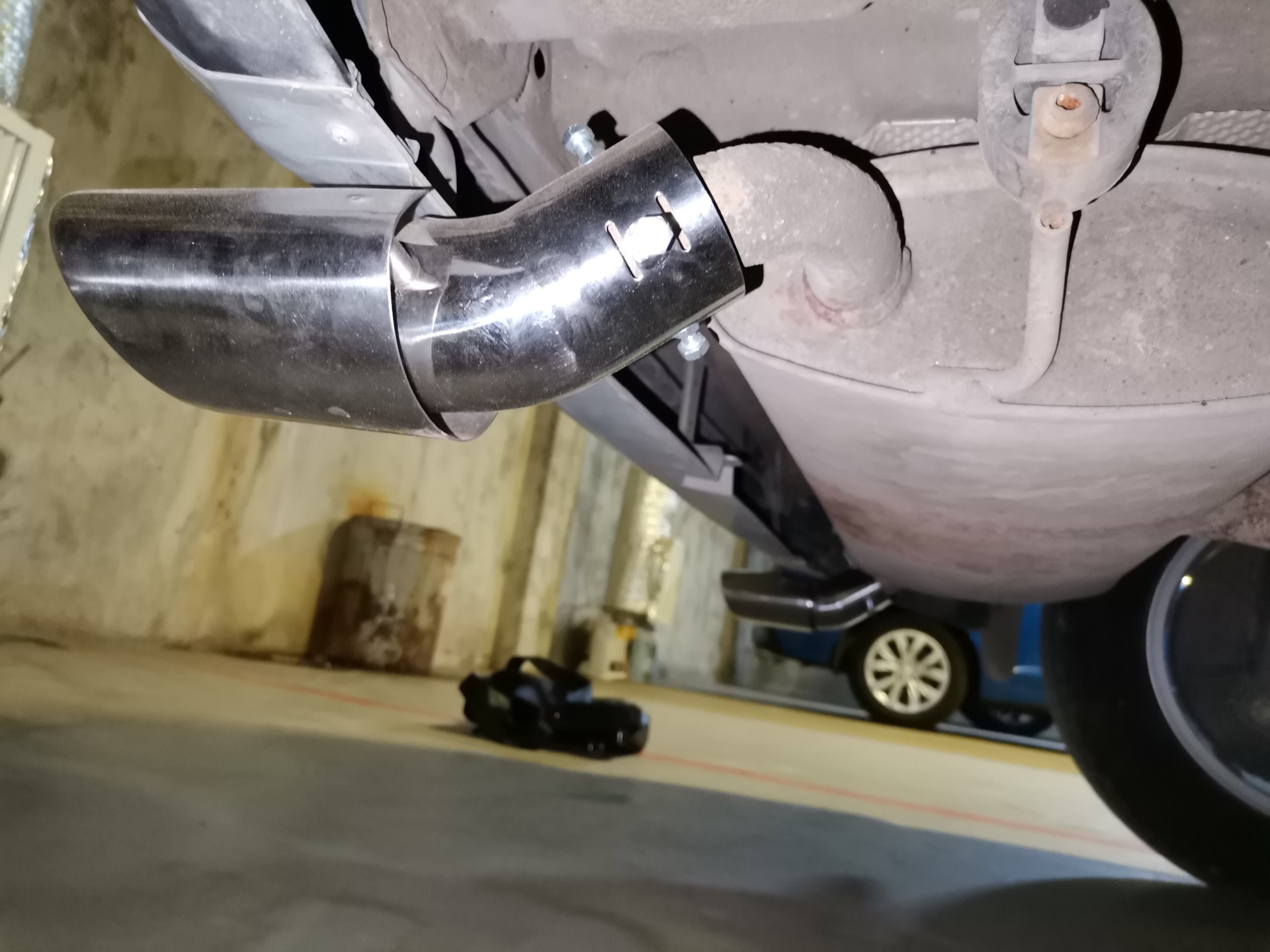 Выхлопная система чери тигго т11 2. Chery tiggo 4 2 выхлопные трубы. 136306 ижорский глушитель. Глушитель chery tiggo t11 2. 4.