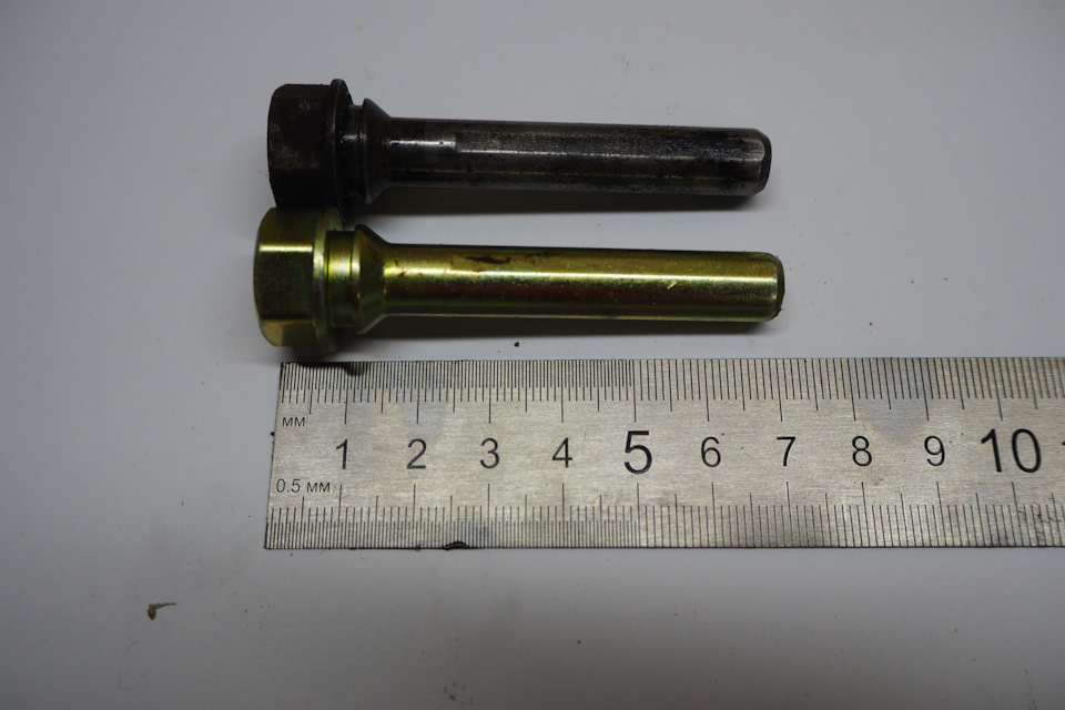 Замена пыльников и направляющих суппорта. — Hyundai Creta (1G), 1,6 л ...