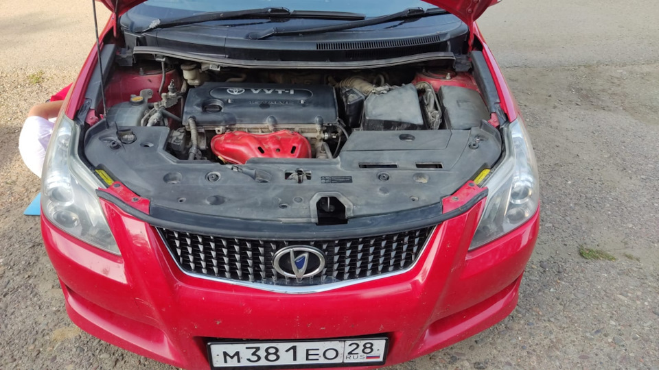 Покраска крышки выпускного коллектора — Toyota Blade, 2,4 л, 2007 года ...