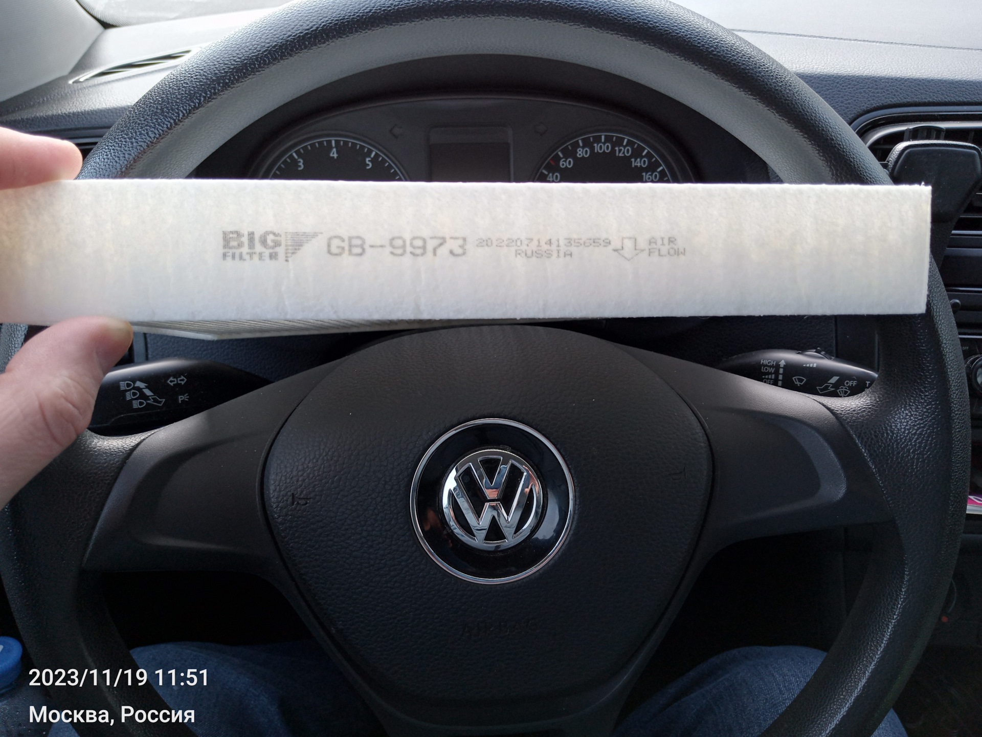 Замена салонного фильтра — Volkswagen Polo Sedan, 1,6 л, 2016 года ...