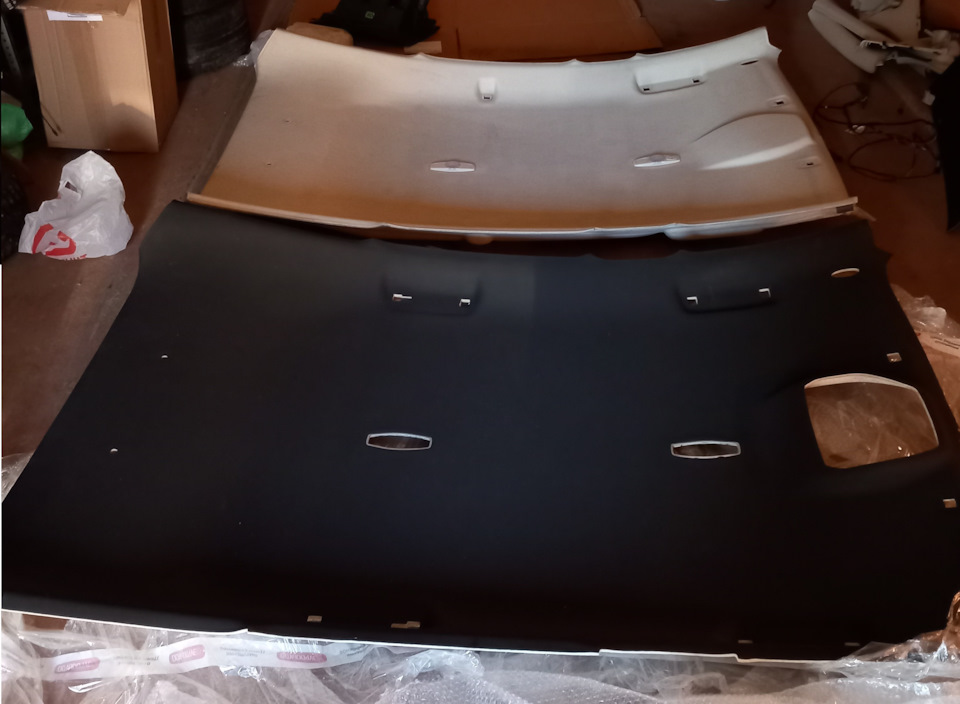 Два потолка рядом для наглядного сравнения — Ford Focus Hatchback III