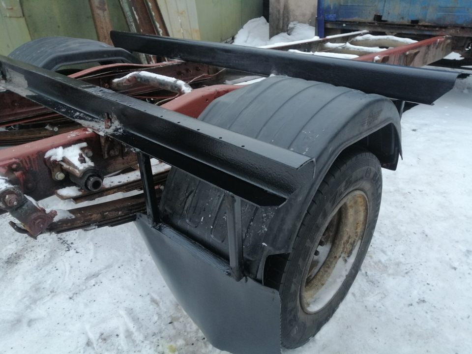 Задние подкрылки и брызовики — Mercedes-Benz T2 (1G), 3,8 л, 1976 года ...