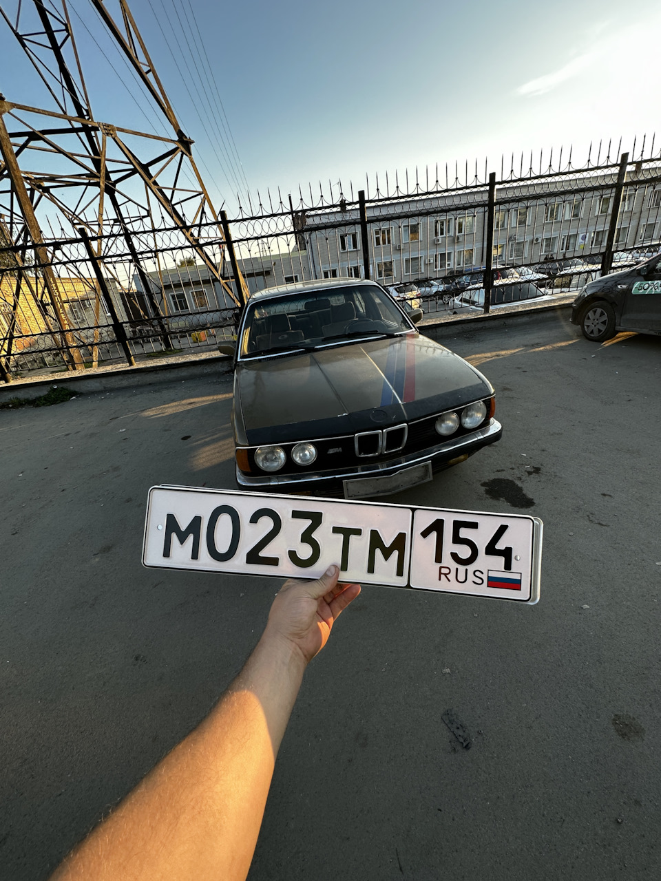 Случайные номера, покупка ништяков, вертел Я механику — BMW 7 series (E23),  2,8 л, 1986 года | просто так | DRIVE2