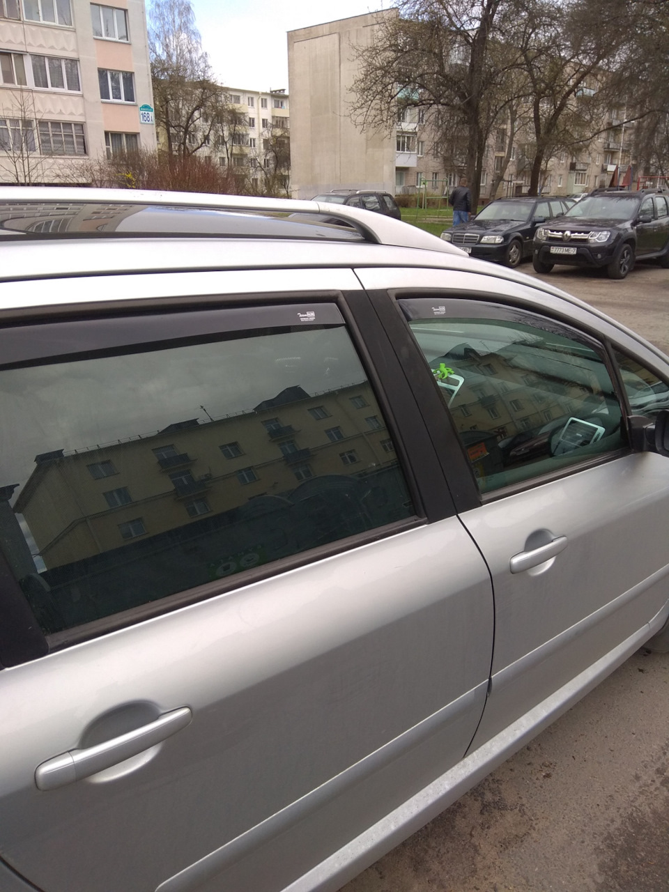 Дефлекторы окон(ветровики) — Peugeot 307 SW, 1,6 л, 2006 года | аксессуары  | DRIVE2