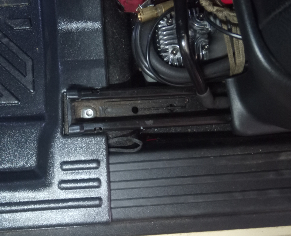 Хвостик за который нужно потянуть назад. — Suzuki Jimny (4G) Хвостик за который нужно потянуть назад. — Suzuki Jimny (4G)