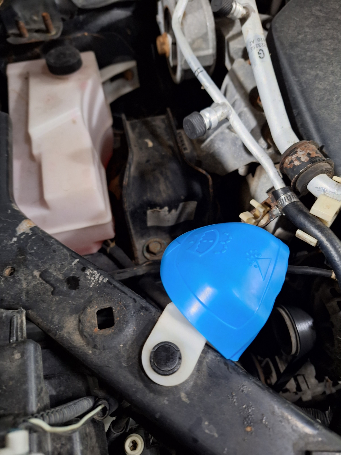 Колхозинг бачка омывателя) — Nissan X-Trail II (t31), 2,5 л, 2012 года ...