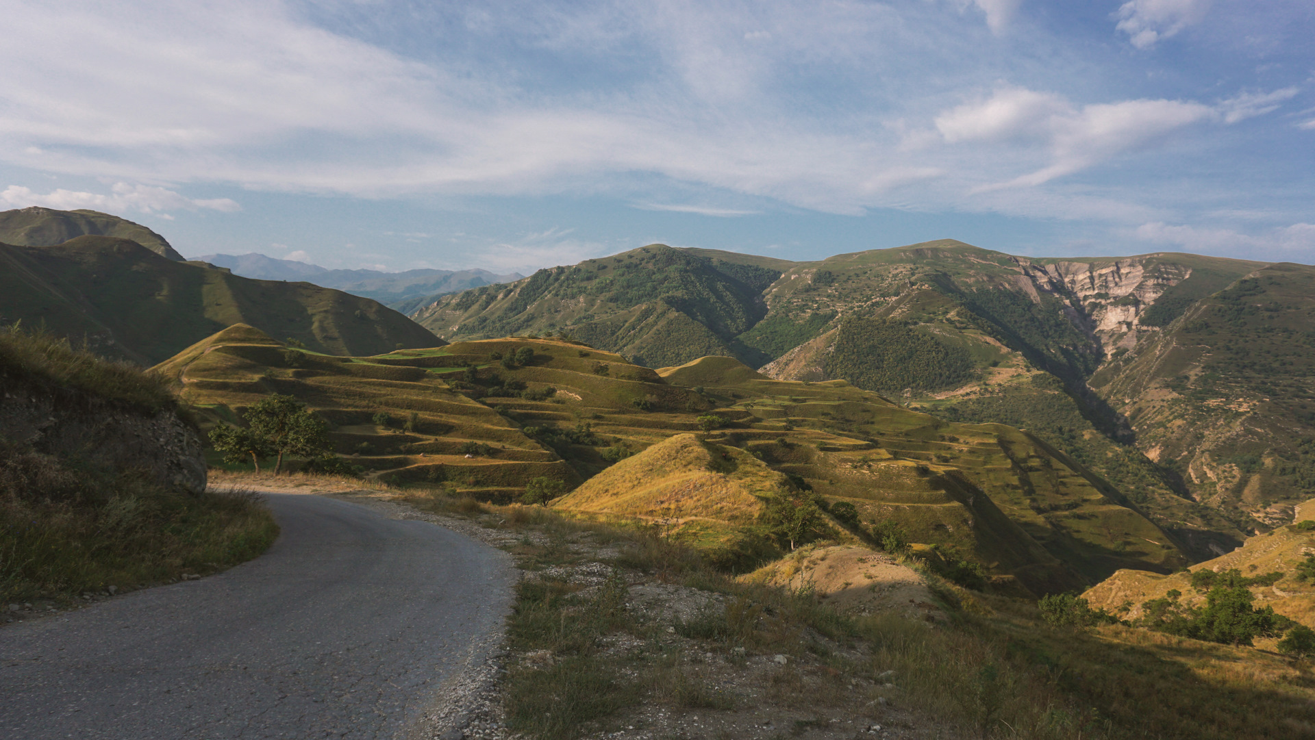 Дорога в горах Дагестана