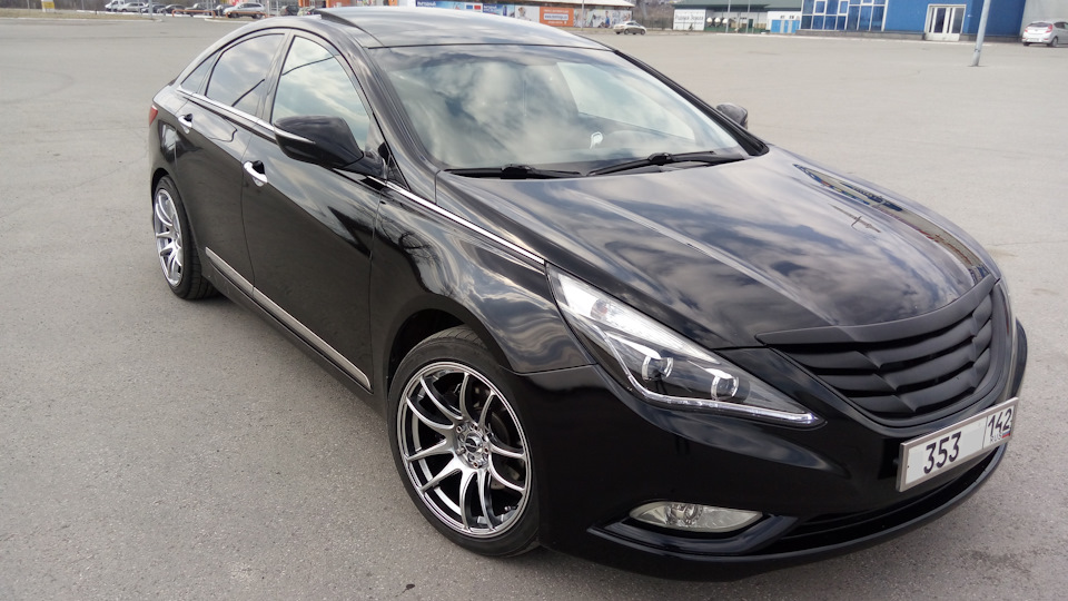 Хендай соната 11. Hyundai Sonata 6 r18. Hyundai Sonata 2014 Tuning. Sonata YF диски r18. Хендай Соната 6 на 18 дисках.