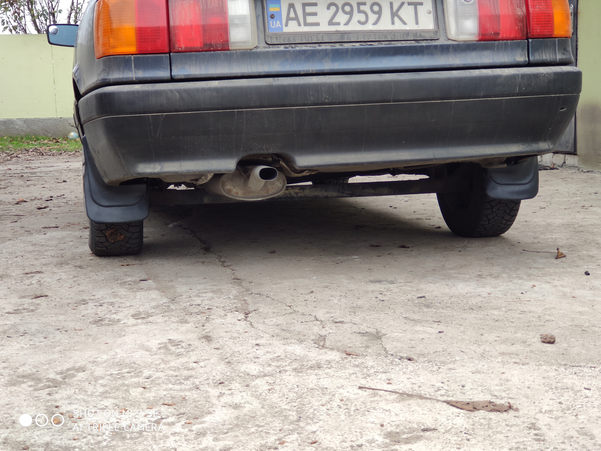 Брызговики и зеркальца мертвых зон. — Audi 80 (B3), 1,8 л, 1988 года ...