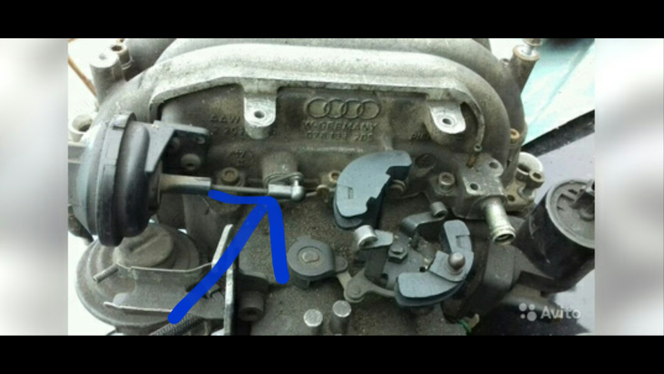 Подсос воздуха во впускном коллекторе — Audi 100 (C4), 2,8 л, 1992 года ...