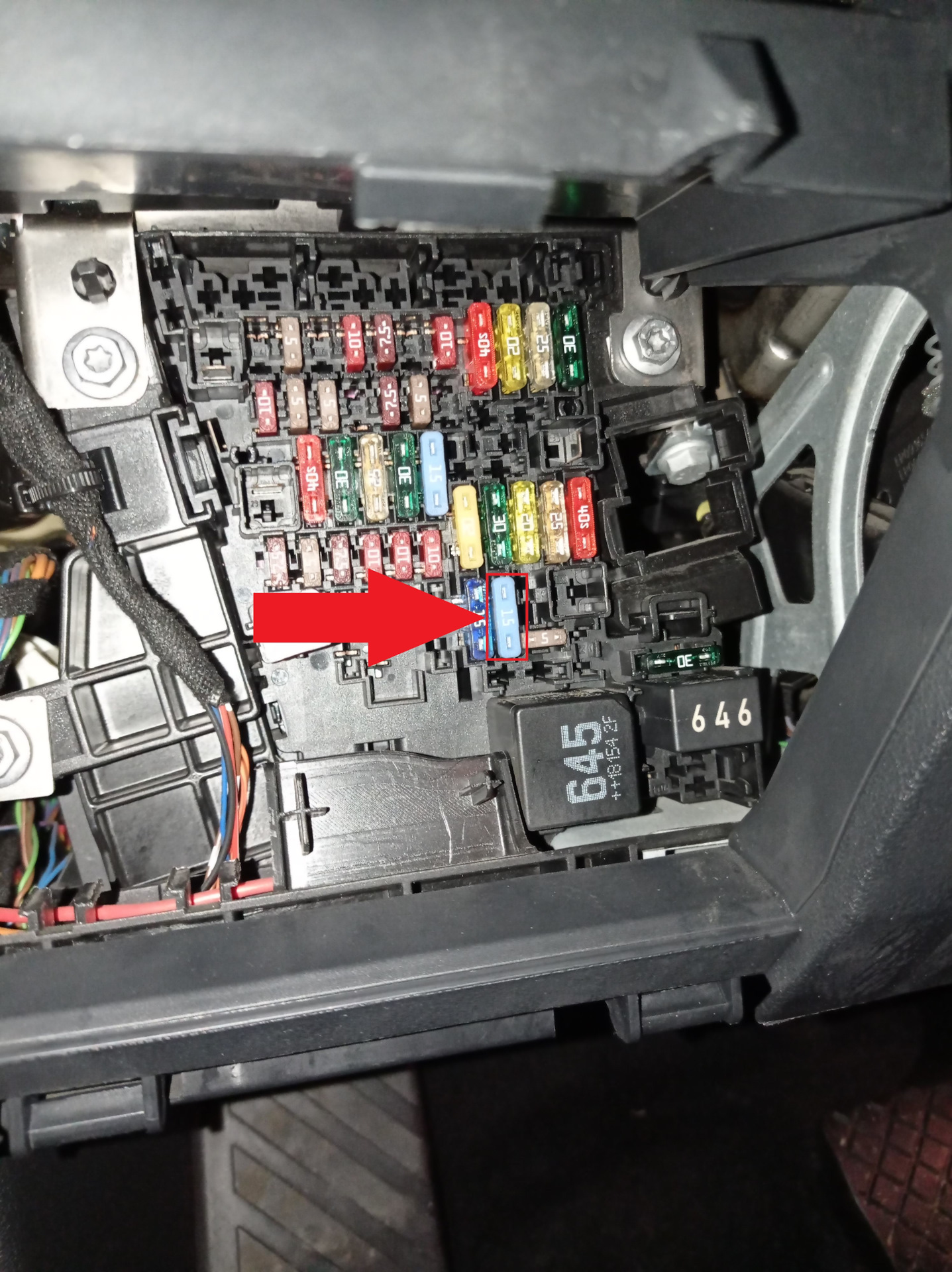 Функция торможения при маневрировании сейчас недоступна. Автоматическое торможение при маневрирование tiguan 2. Функция торможения при маневрировании сейчас недоступна. Индикатор колодок октавия а7. Esp ошибка фольксваген тигуан.