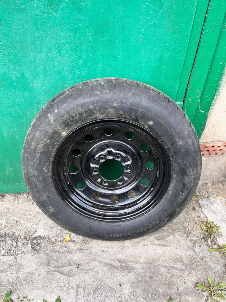 Шины всесезонные Bridgestone 175/90 R18, штампованные диски 6Jx18 ET25 ...