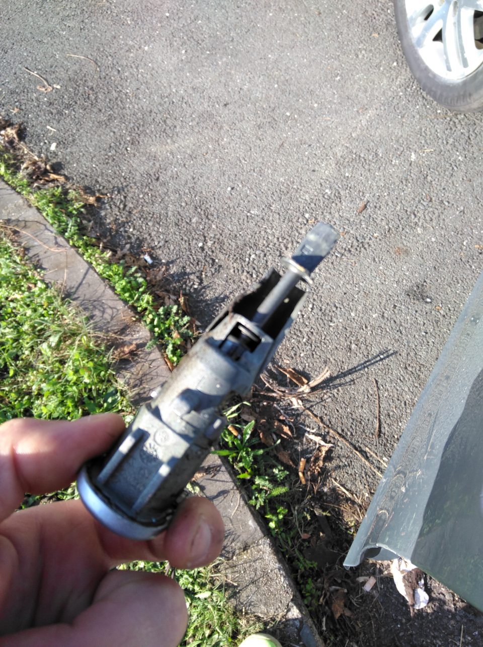 Демонтаж дверного замка с водительской, пасажирской двери Seat Leon 1P1 ...