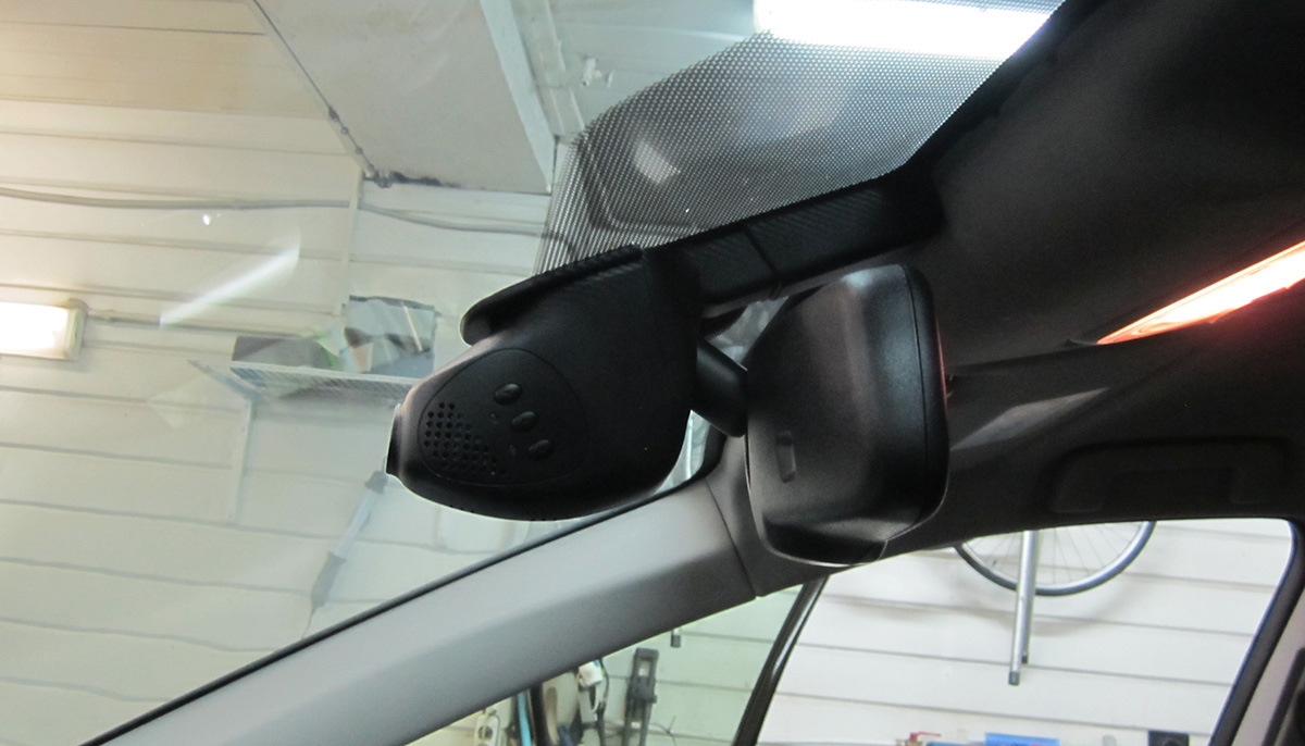 Видеорегистратор тойота королла 150. 2 видеорегистратора в королла 150. Видеорегистратор rav4 2020. Видеорегистратор тойота рав 4. Видеорегистратор тойота рав 4.