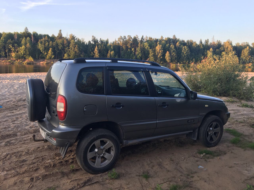 Нива шевроле 1. Chevrolet Niva GLX. Шевроле Нива Фам 1.