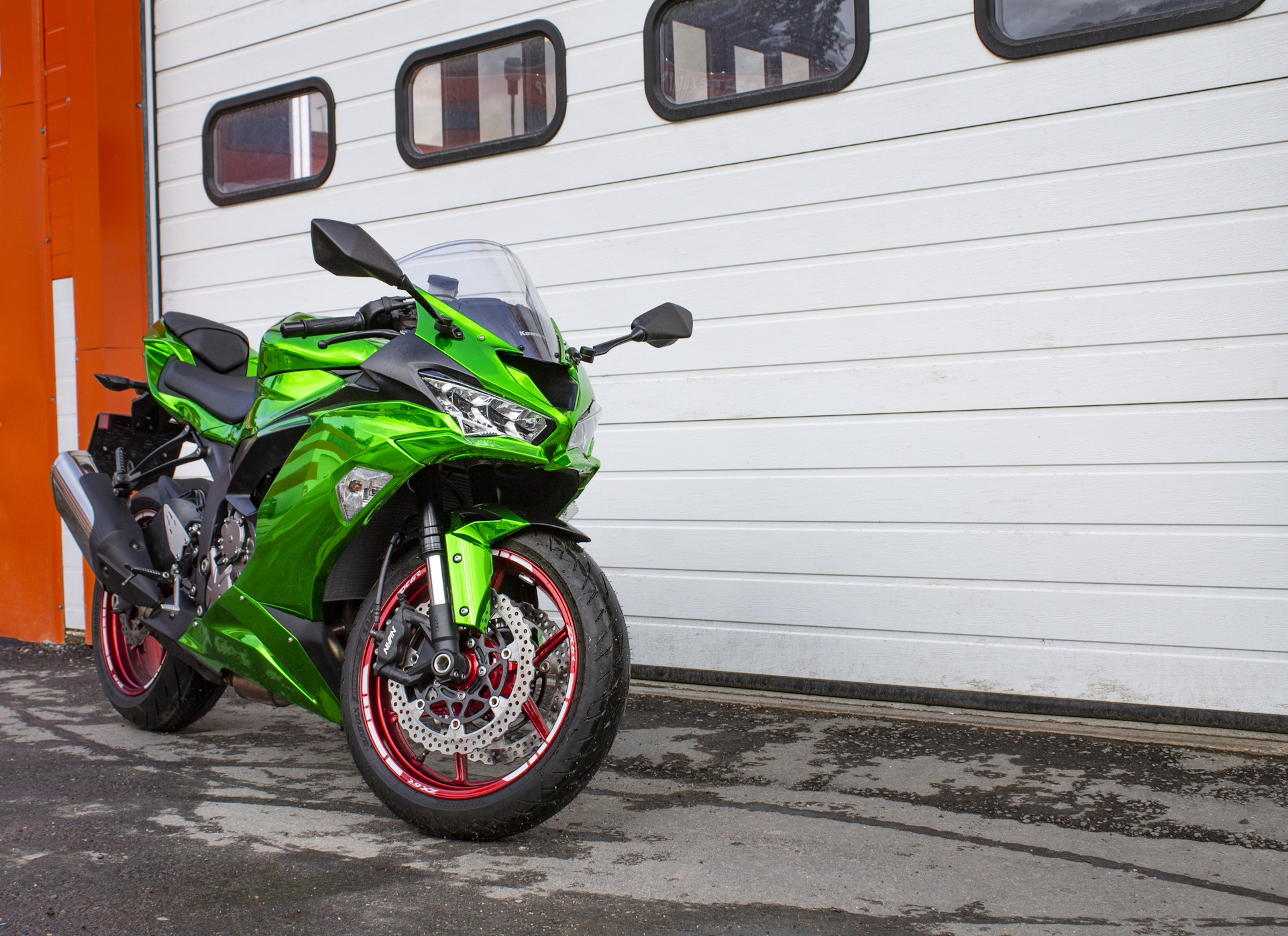 Мотосалон кавасаки в иркутске. Кавасаки москва. Kawasaki ninja h2 sx se 2022. Кавасаки москва. Кавасаки москва.