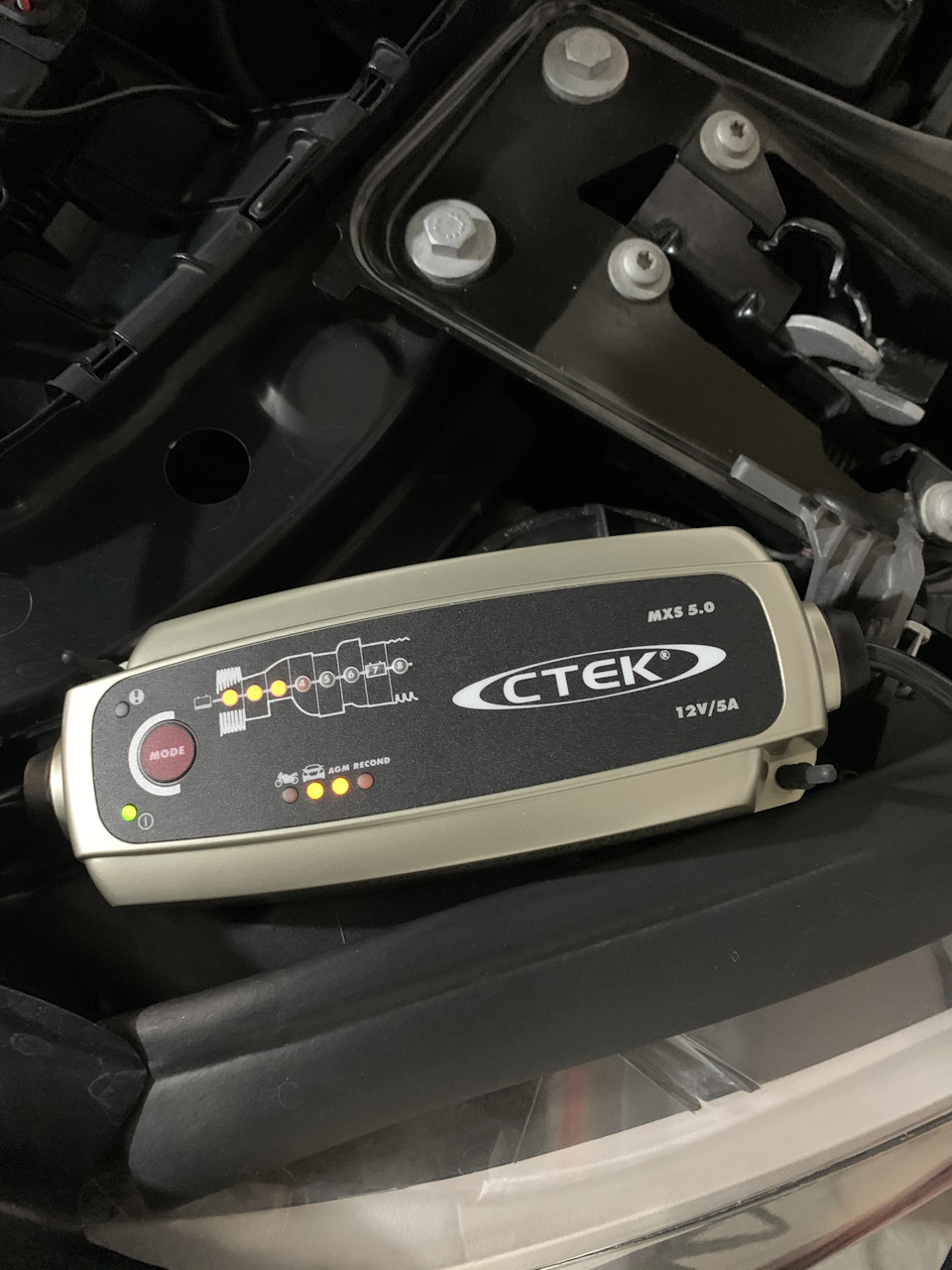 Зарядка AGM Battery — BMW 1 series (F20), 1,8 л, 2012 года плановое ТО DRIVE2