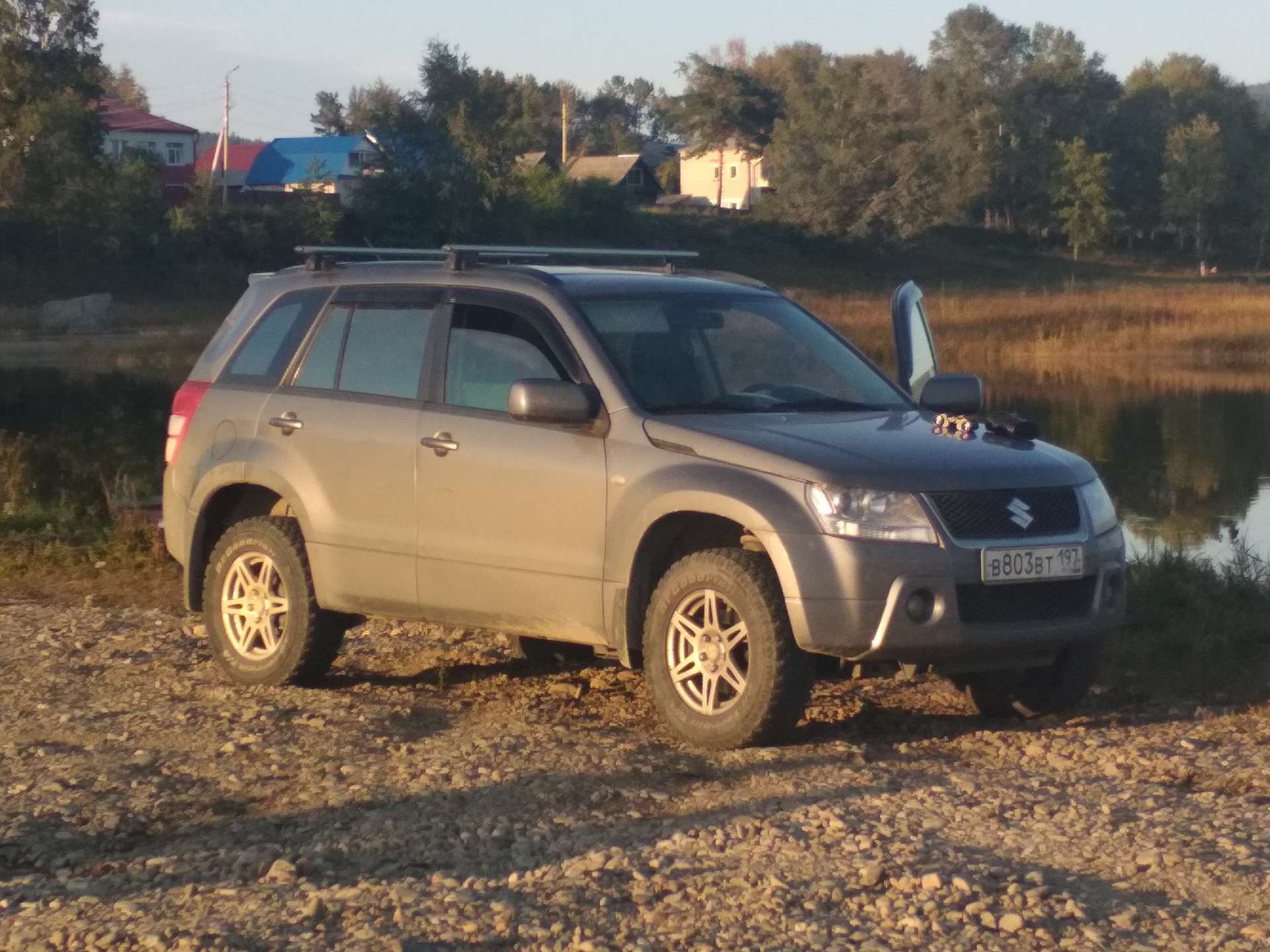 Suzuki grand vitara 2005 год. Suzuki Grand Vitara 2005. Suzuki Grand Vitara регион 152. 265/65 R 17 на Сузуки Гранд Витара. Сузуки Гранд Витара на 19 дисках.