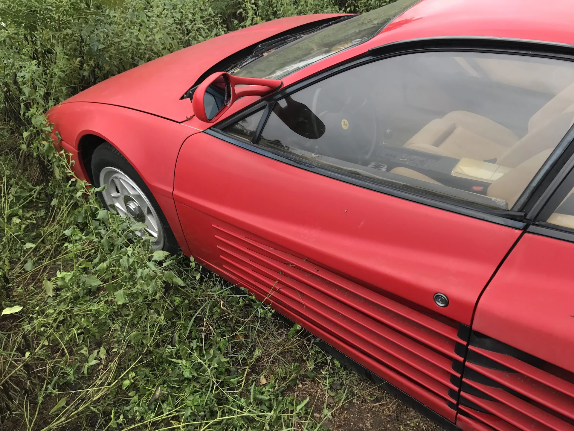 Ferrari Testarossa wrecked