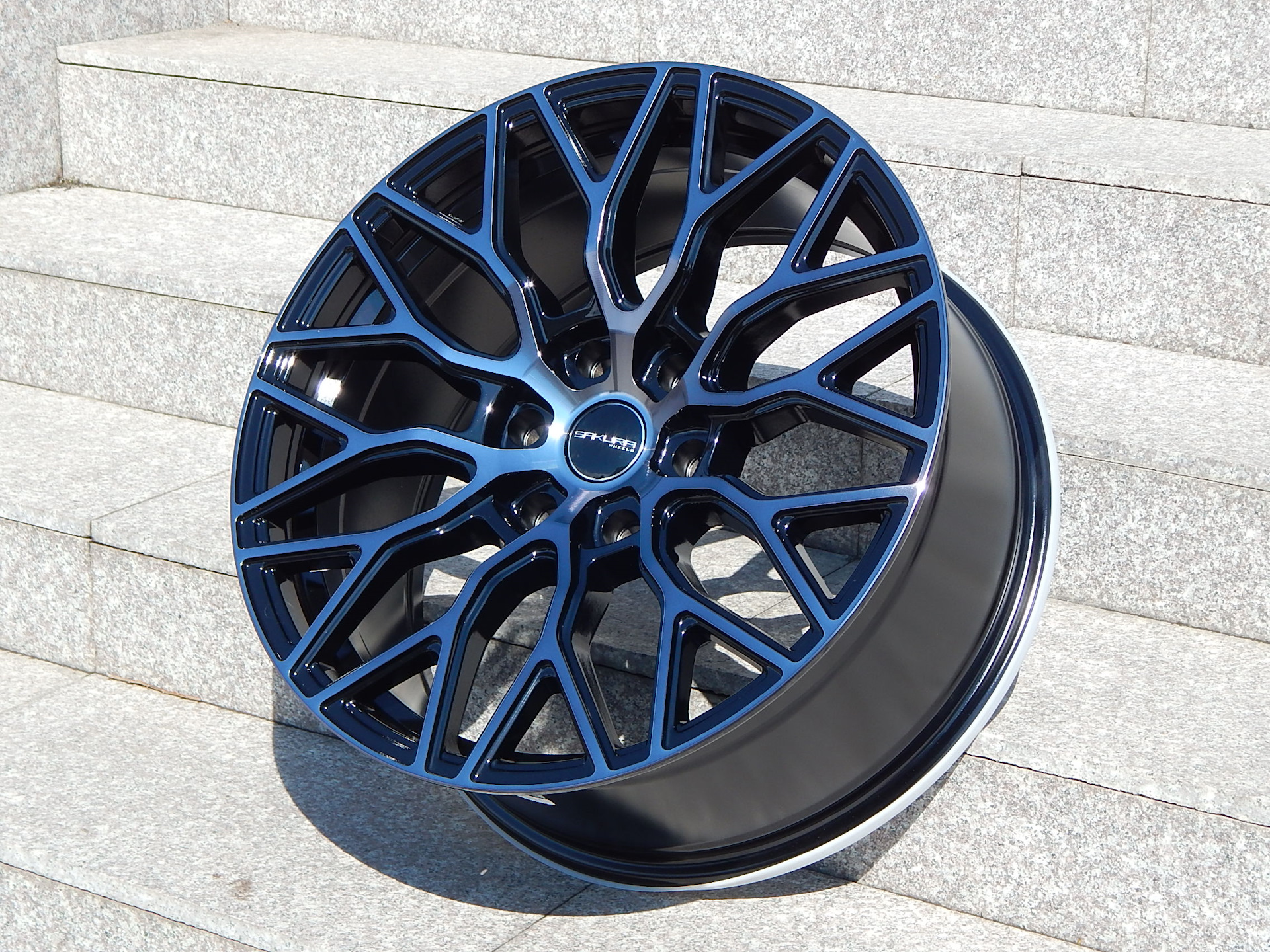 Новые диски 5 150 r18 sakura wheels белые фото