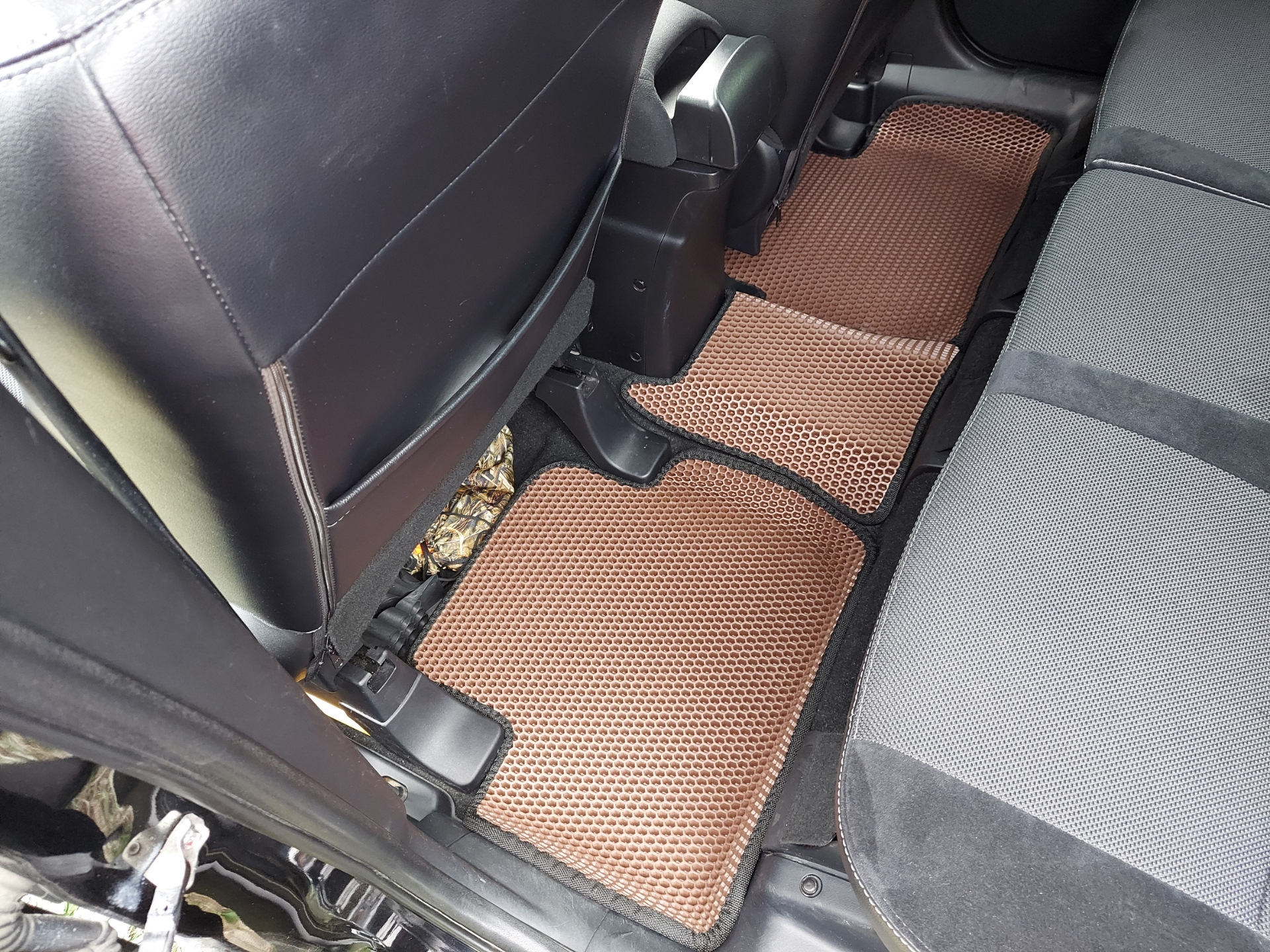 Коврики KOMATTO — Citroen C-Crosser, 2 л, 2011 года | аксессуары | DRIVE2