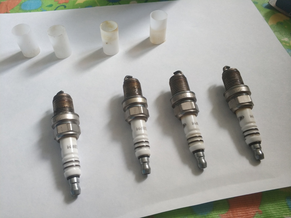 Масло в свечном колодце — Lada Гранта, 1,6 л, 2014 года | плановое ТО ...