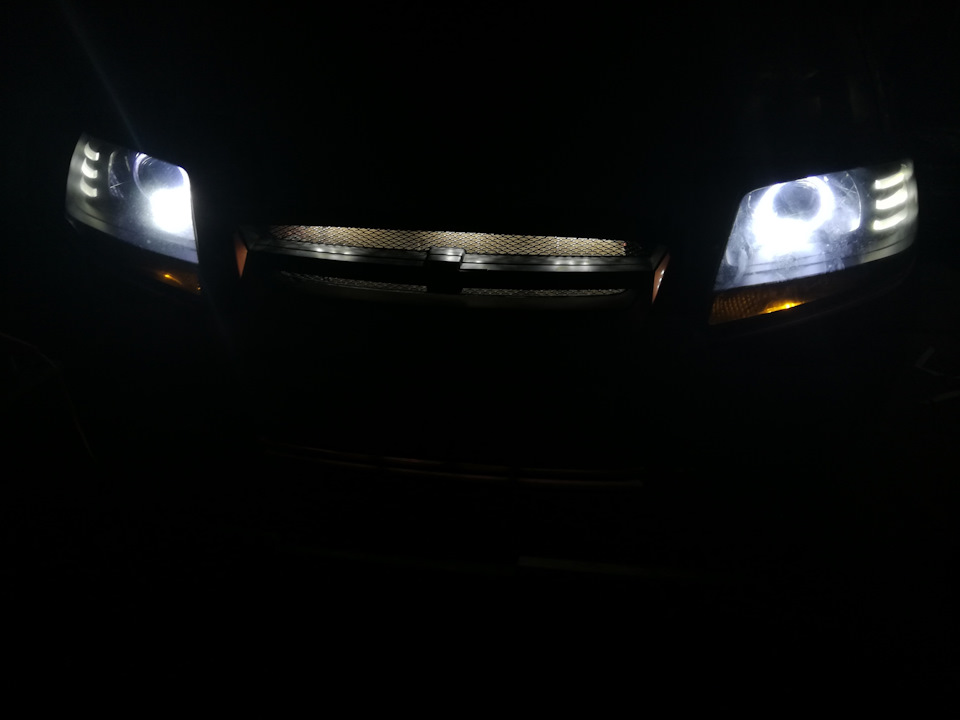 Подсветка радиаторной решетки — Chevrolet Aveo 5-door (1G), 1,2 л, 2007 ...