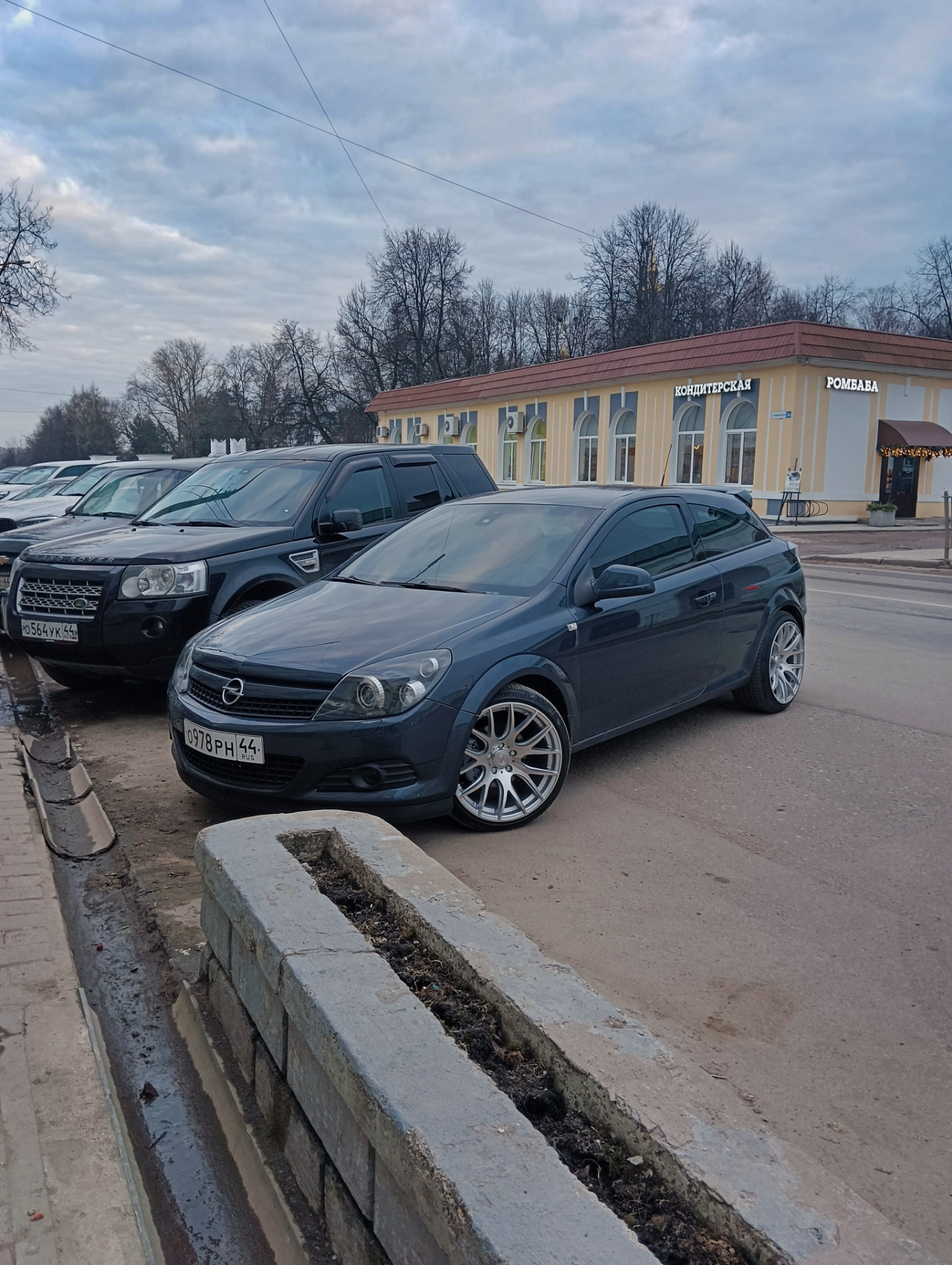 Куплю накладки на пороги OPC — Opel Astra H GTC, 1,6 л, 2010 года |  запчасти | DRIVE2