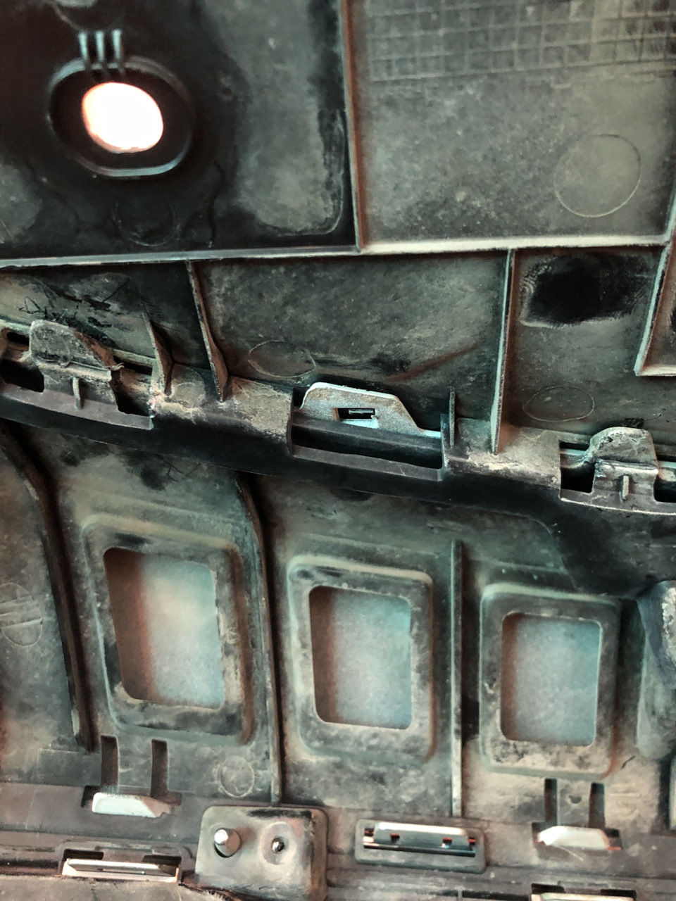 Снятие решетки радиатора Kia Stinger — KIA Stinger, 2 л, 2018 года ...