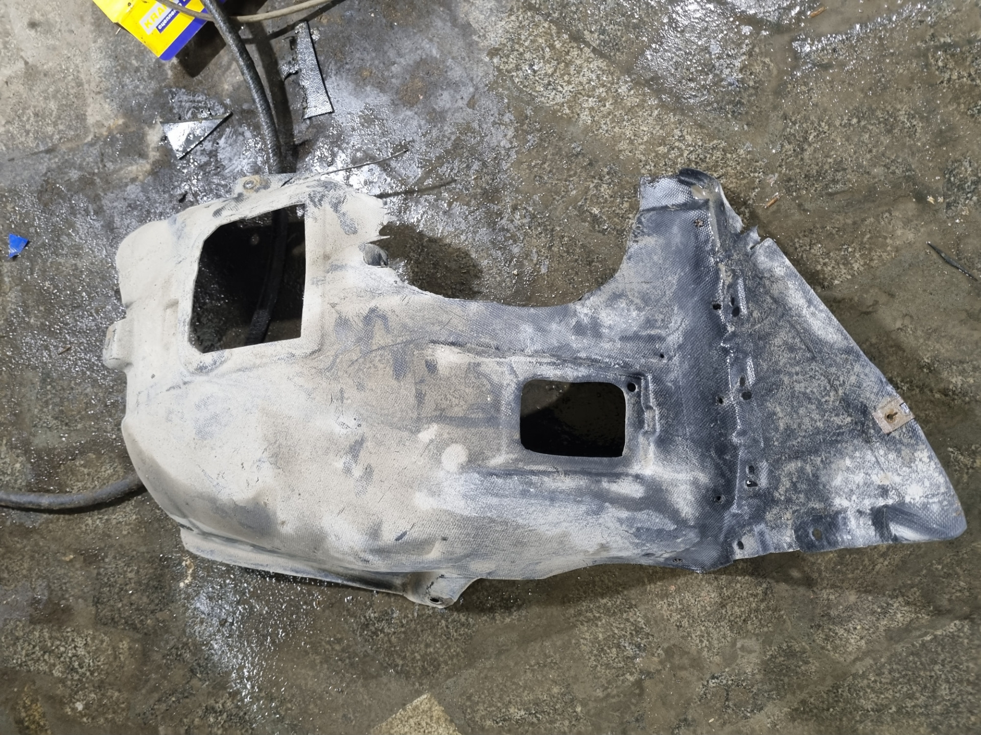 Передние подкрылки Sat — BMW 3 series (E90), 3 л, 2005 года | запчасти ...
